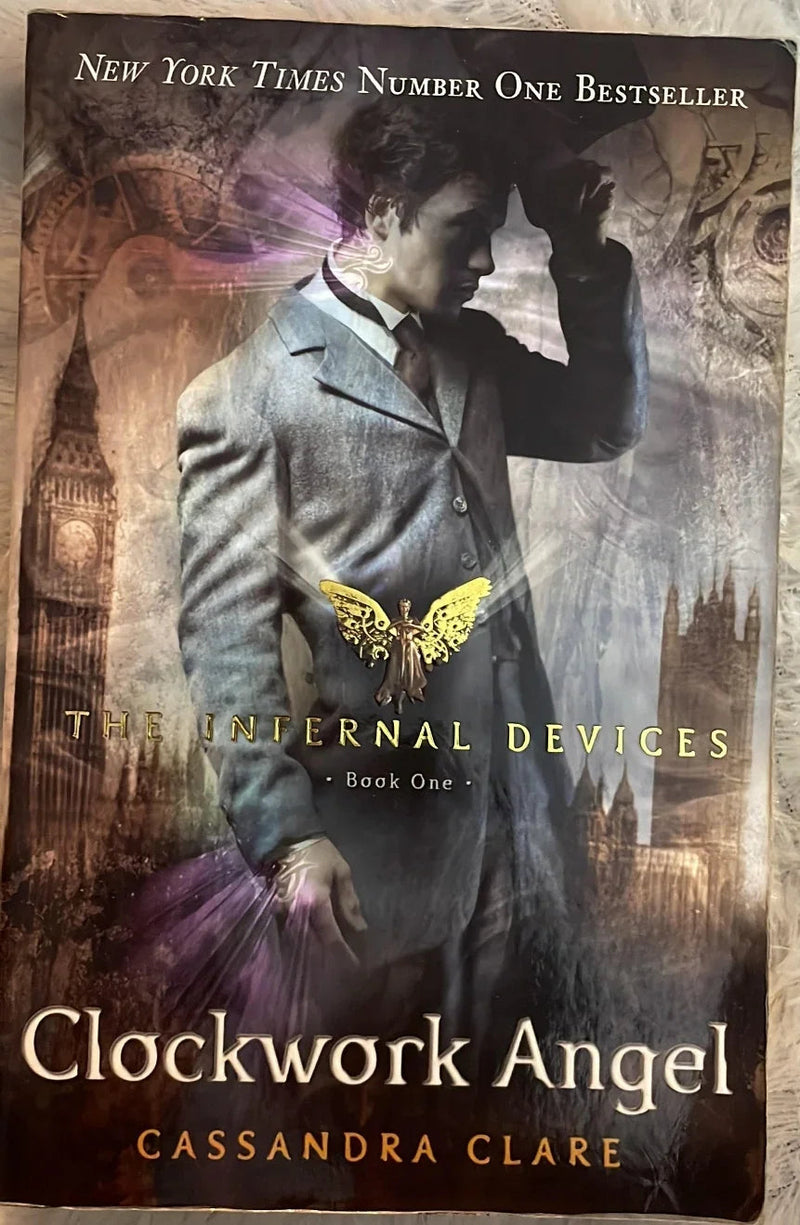 Clockwork Angel - Book 1 (The Infernal Devices) by Cassandra Clare