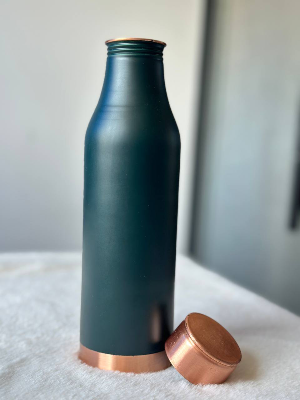 Queen Green Copper Water Bottle – Colour Coated, Leak-Proof Design (950ml) image 3