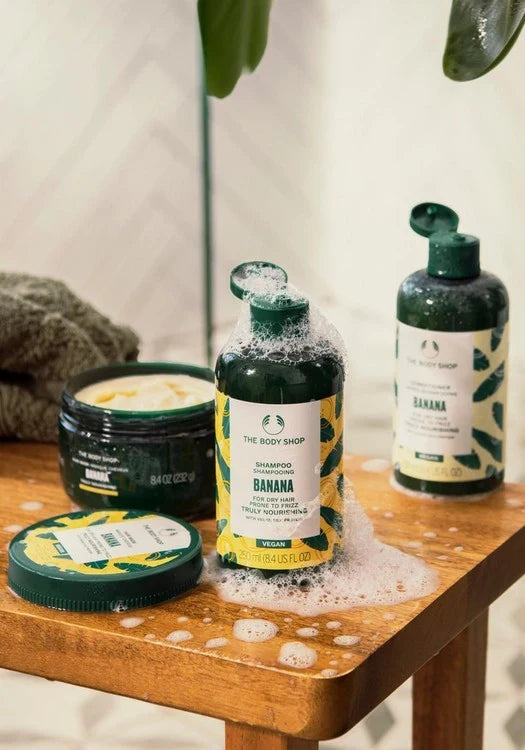 The Body Shop Banana Truly Nourishing Shampoo -250 ml image 3